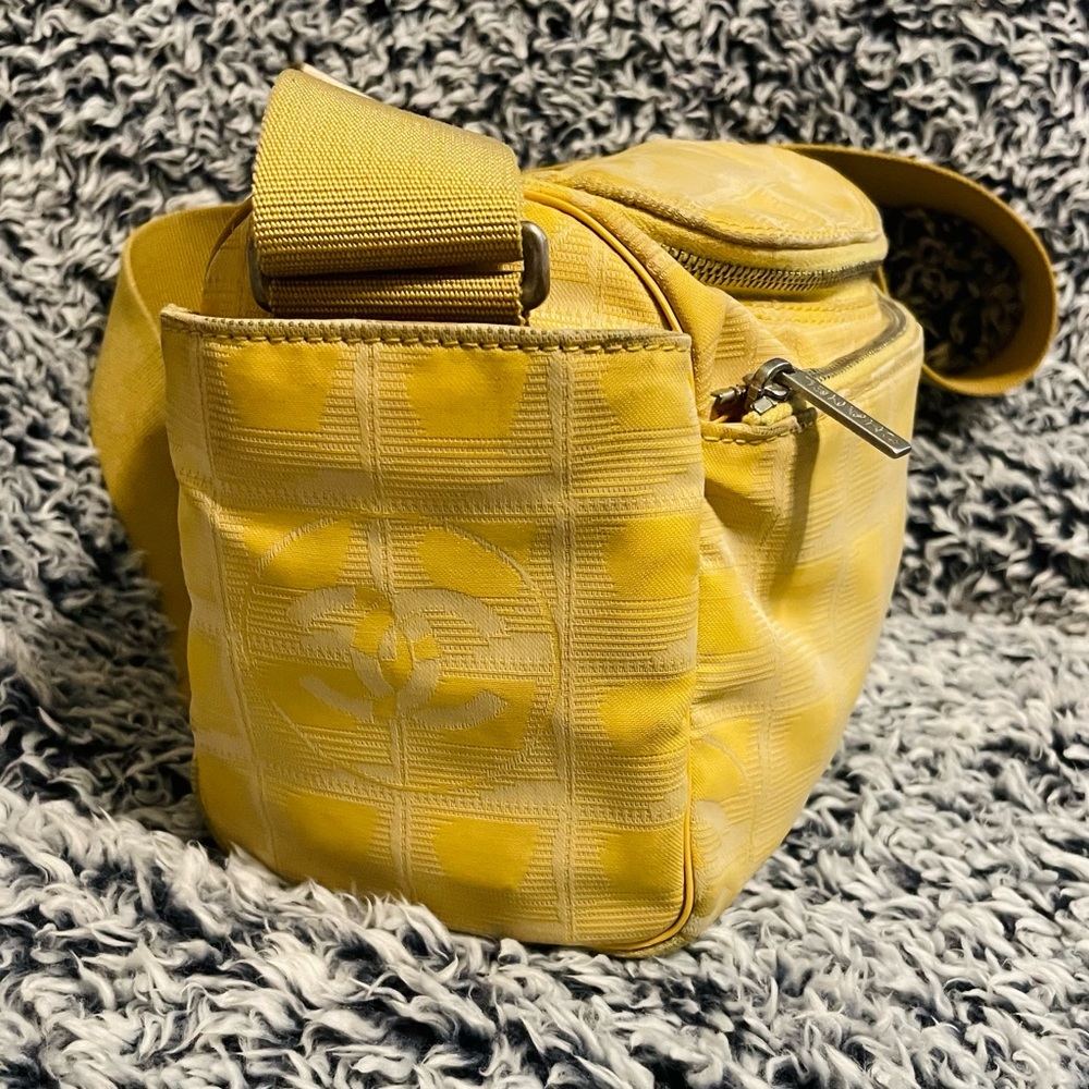 ✨Authentic Vintage CHANEL Travel Line Crossbody/Shoulder Bag✨